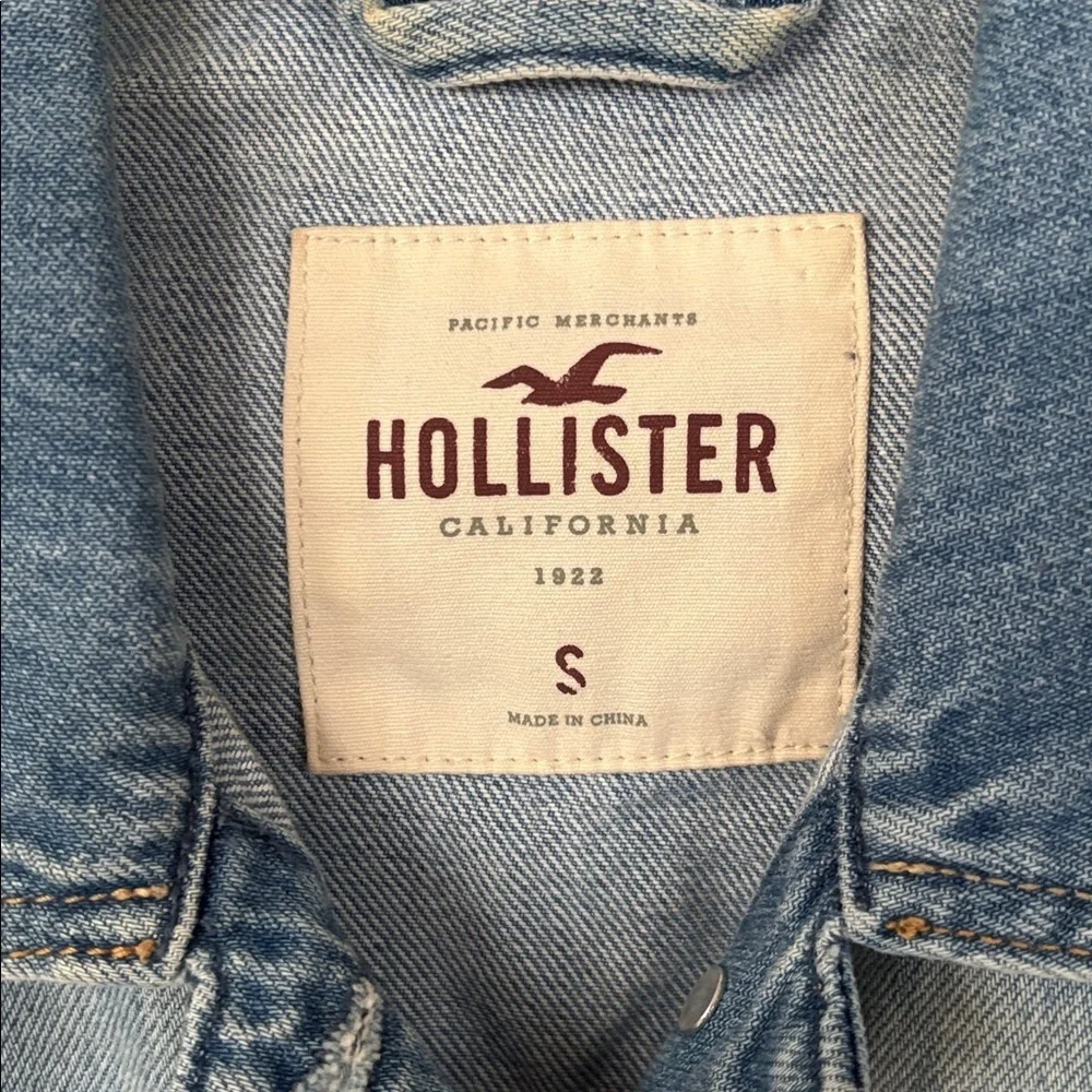 Hollister Distressed Light Blue Wash Raw Hem Splatter Dotted 100% Cotton Cali